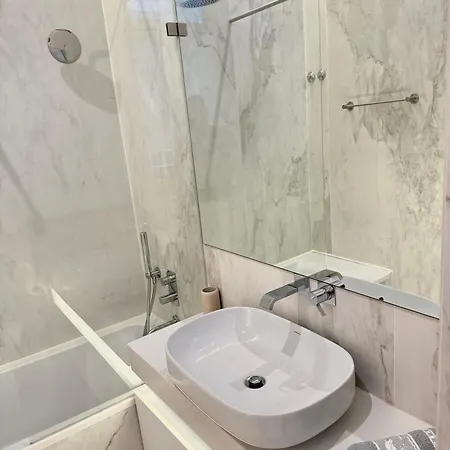 Quiet On Rua Augusta Lisbona