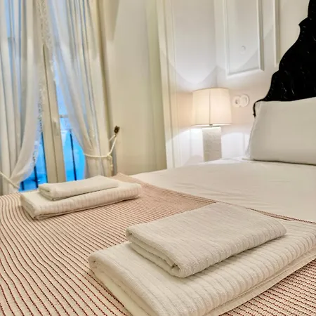 Quiet Luxury On Rua Augusta * Lisboa